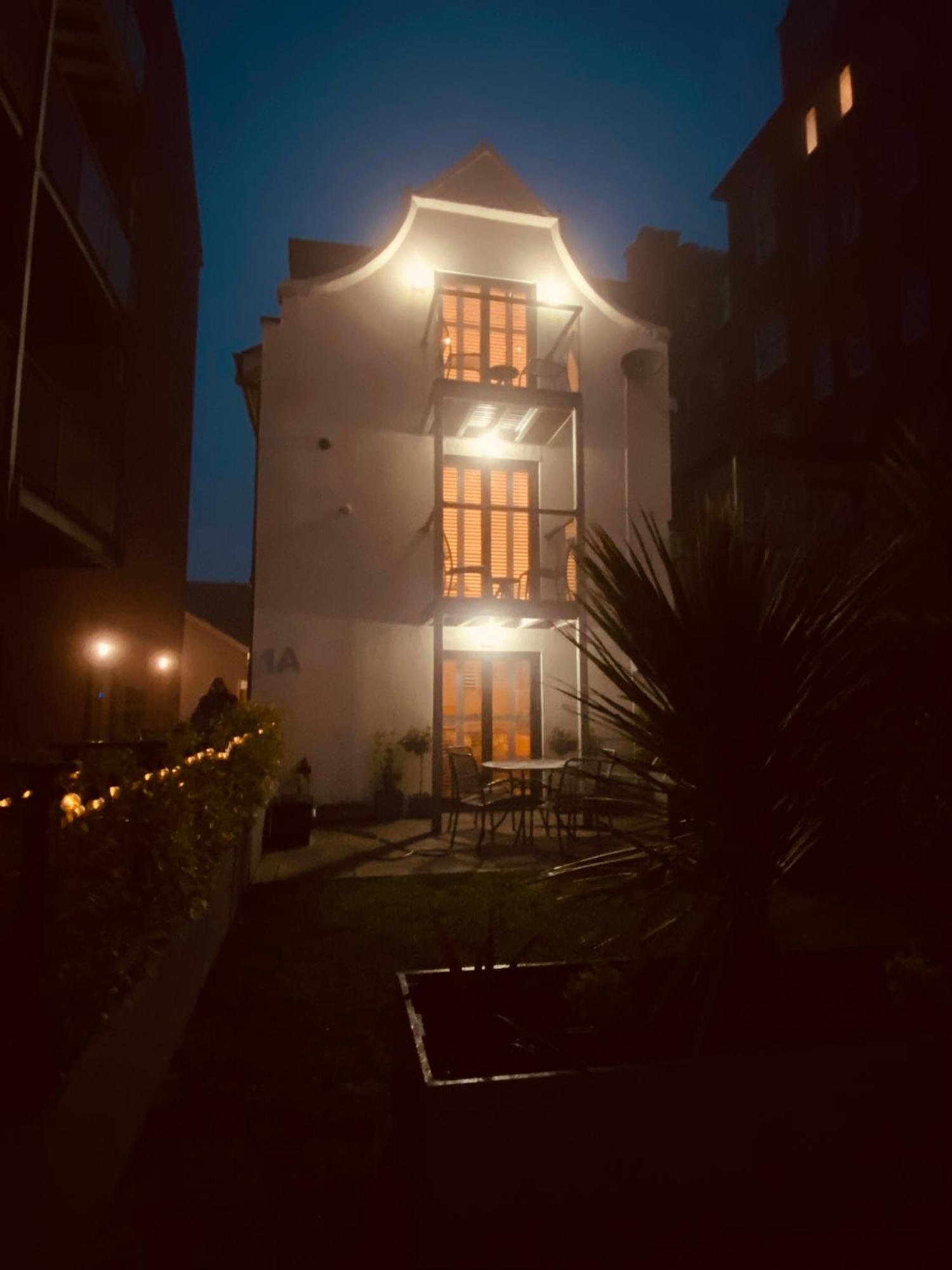 Retro Retreat, Sea View, Free Parking & Ev Plug-In Villa Whitby Exterior photo